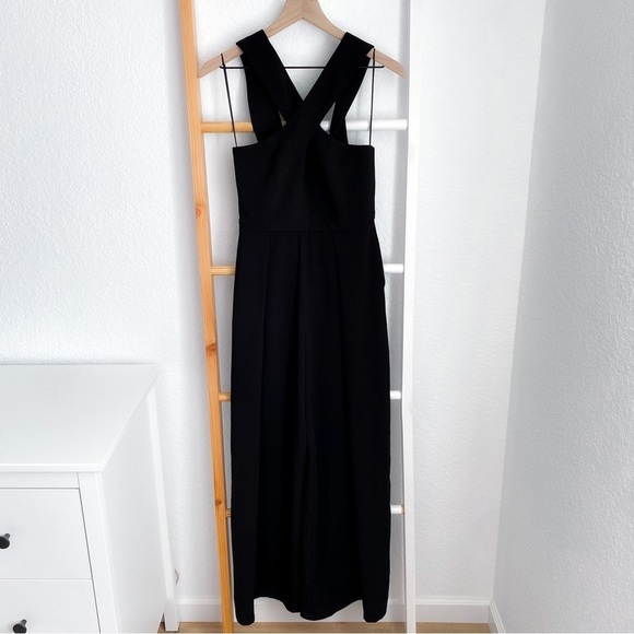 Elliatt Now Jumpsuit Black Halter Neck Wide Leg Pockets Criss Cross NEW Small - Picture 4 of 16